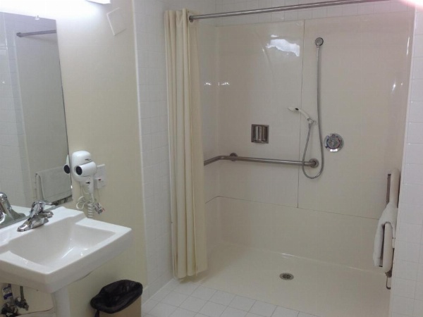 Jolly Roger Hotel image 11