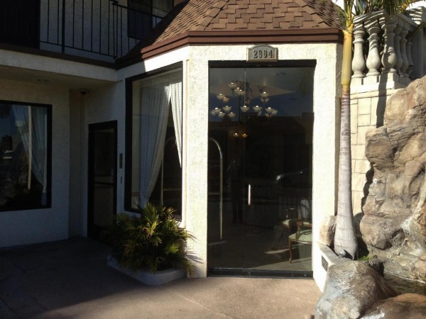 Jolly Roger Hotel image 12